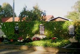 Gemeinschaftsurnenanlage auf dem Friedhof 1